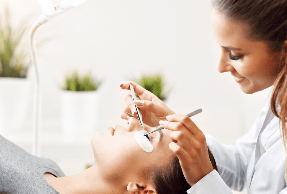 Secret Beauty Confessions of a Professional Lash Artist: An Easy To Follow Guide To Keep Your Lashes Looking Long And Healthy